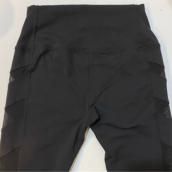 Alo Yoga Block High Waist Leggings Size Medium- EUC - Picture 7 of 9